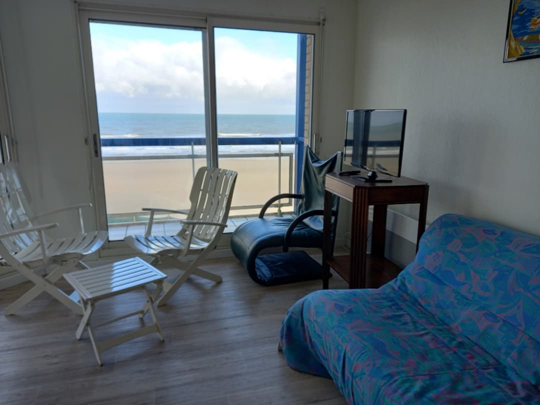 Appartement : Type 2 cabine avec grande terrasse face mer, Bray-Dunes