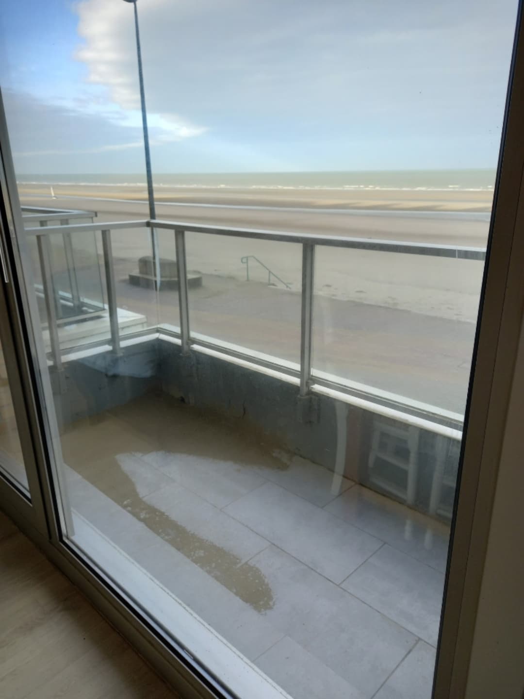 Appartement : Type 2 cabine face mer avec balcons, Bray-Dunes